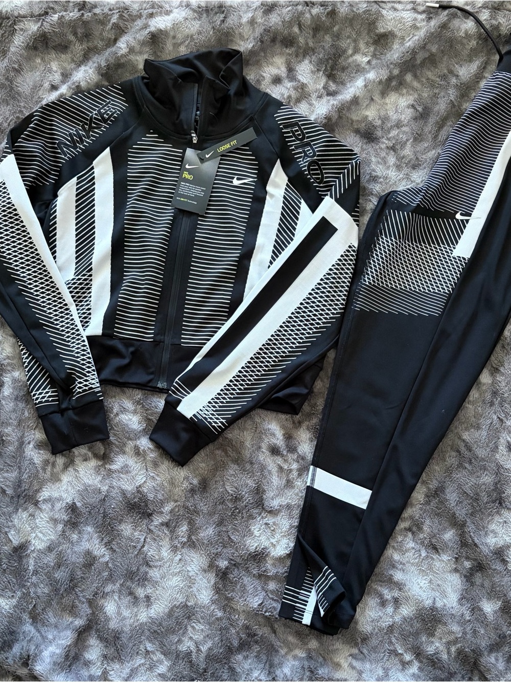 Nike Black and White Women's Athletic Jacket and Leggings Set